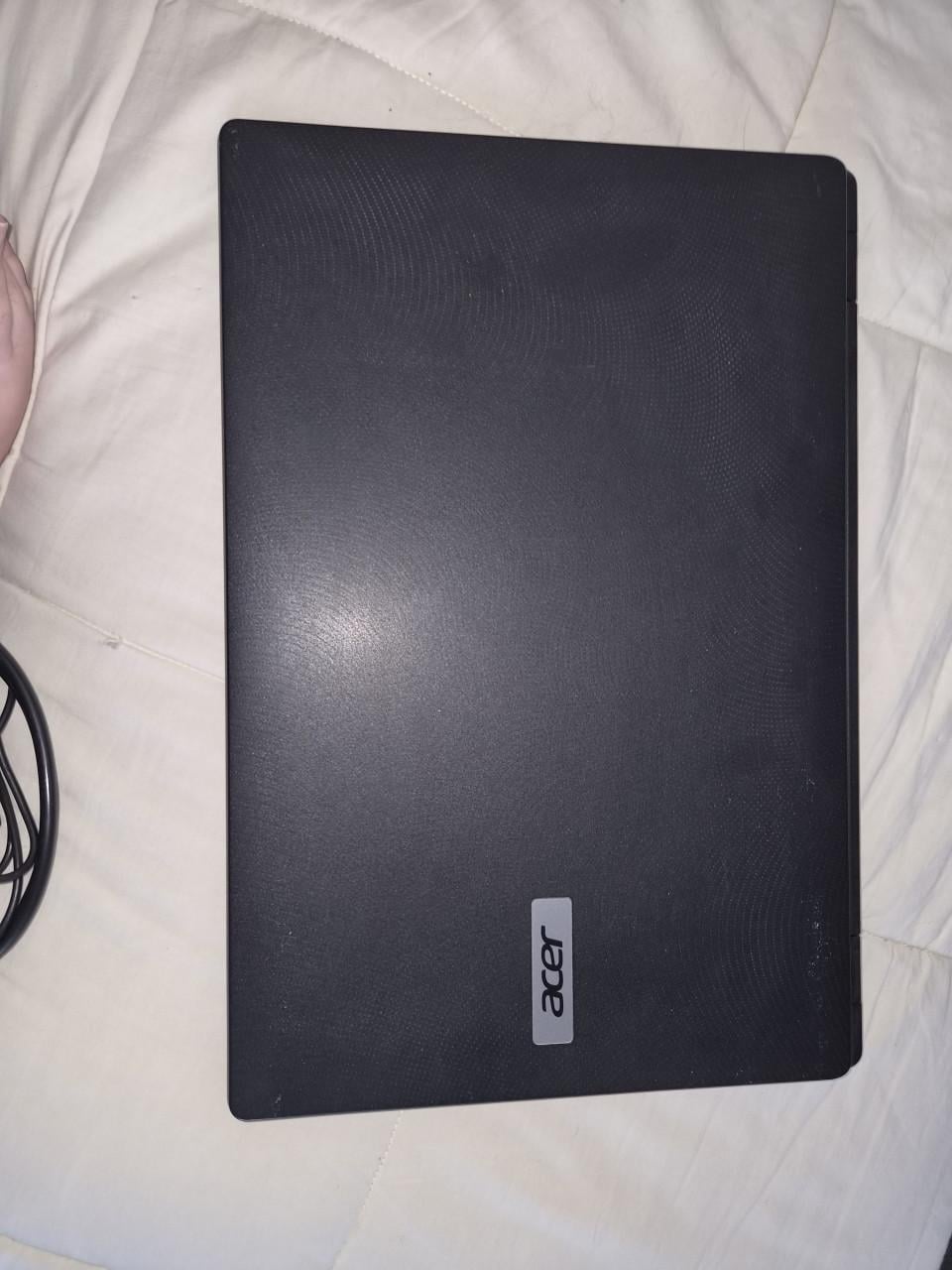 Acer Aspire ES1-711-C3Q7 17,3" laptop – Windows 10 + oplader