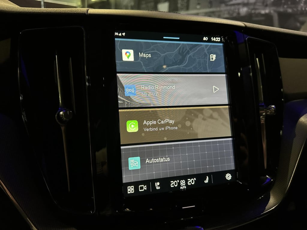 Volvo XC60 2.0 t6 plug-in hybrid awd plus dark *pano*hksound*leder*memory*