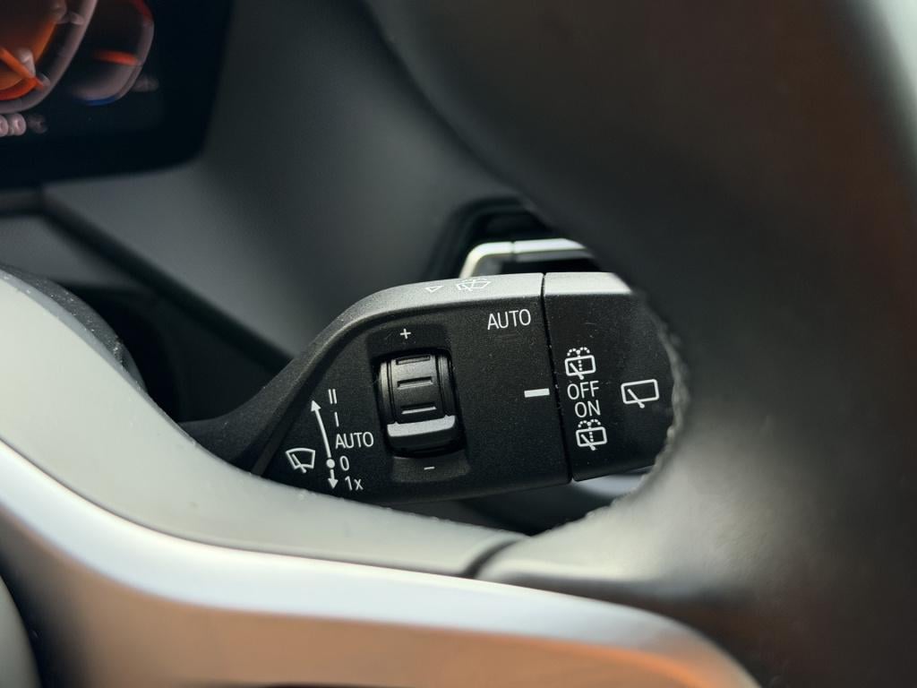 BMW 1 Serie 118i m-sport | carplay | parkeer sensoren | dab | cruise contro