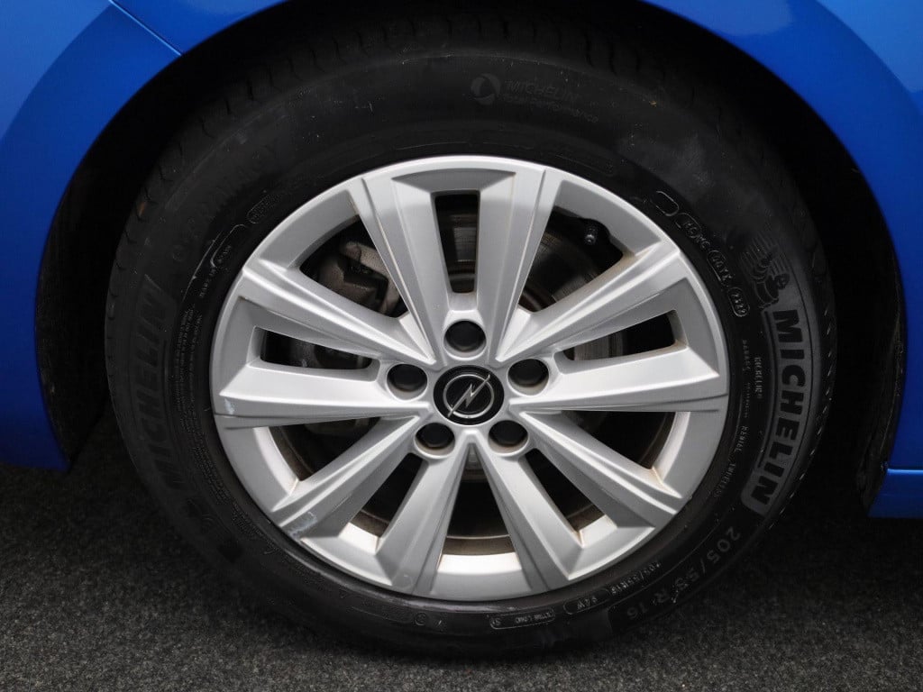 Opel Astra 1.2 edition | lmv | parkeer sensoren | led | navigatie | cruise 