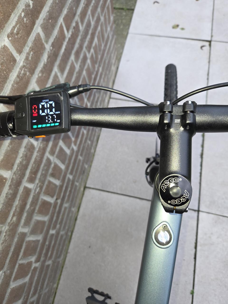 SEBIC BEF-700C electrische racefiets met automatische versnelling