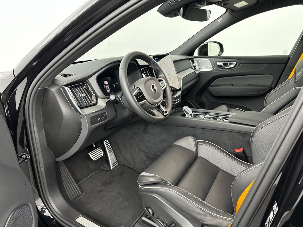 Volvo XC60 polestar engineered recharge plug-in hybrid awd