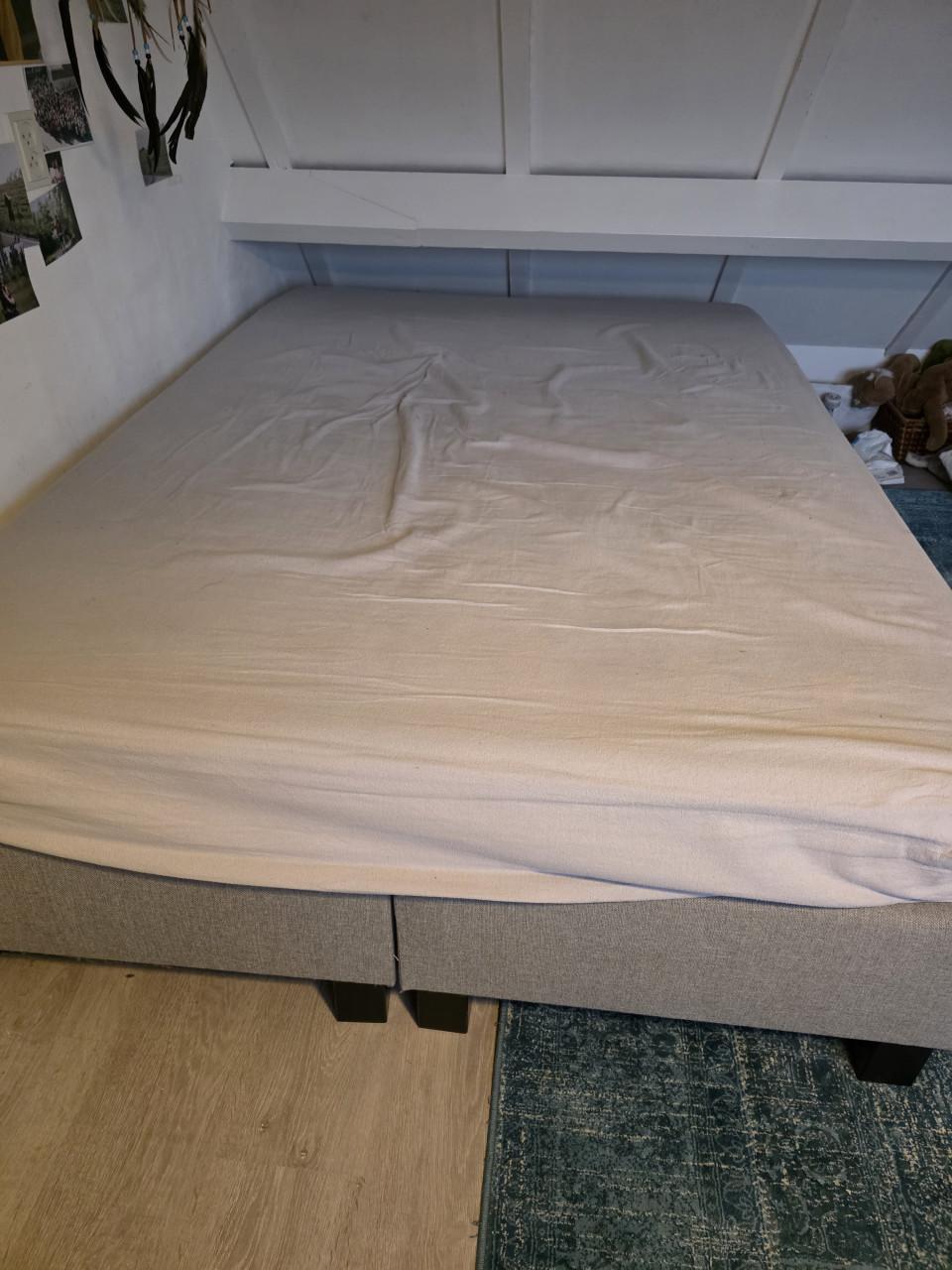 Bed aangeboden