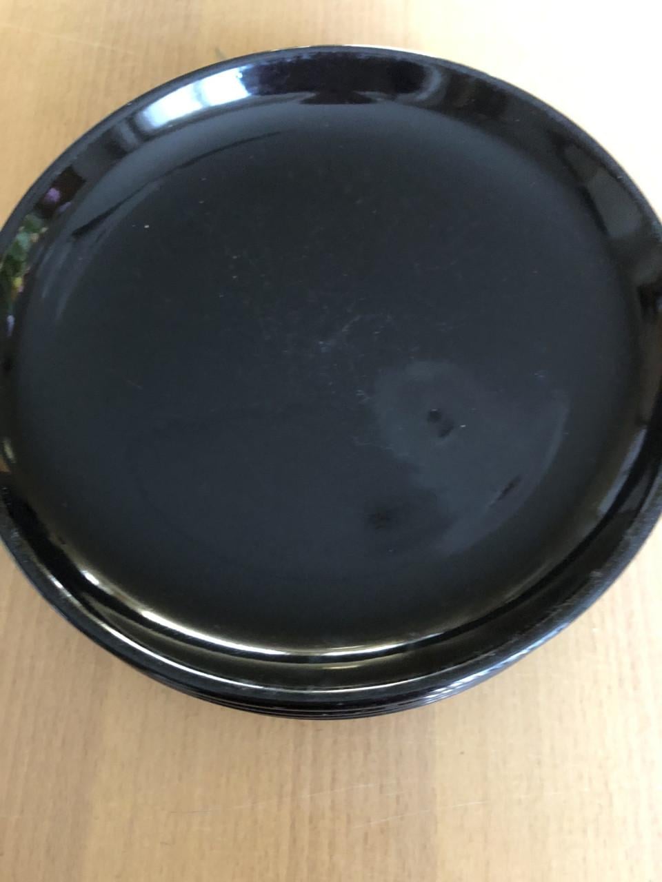 Te koop mooi set zwarte borden.(z.g.a.n.).