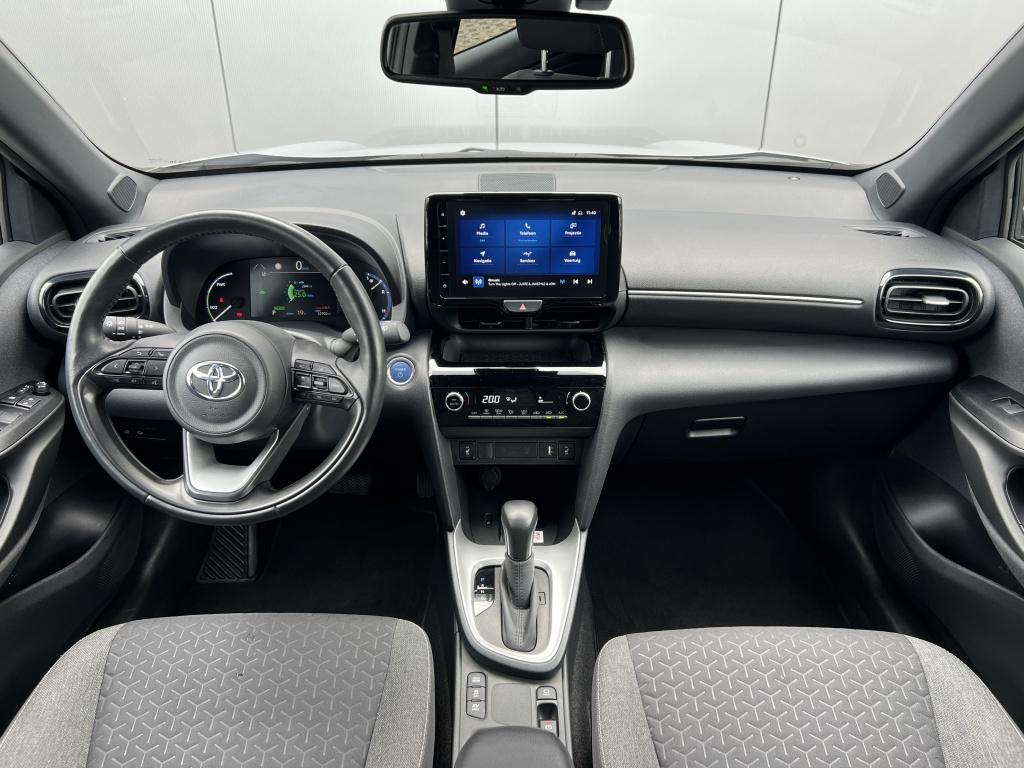 Toyota Yaris Cross 1.5 hybrid dynamic | all-seasonbanden | comfort pack