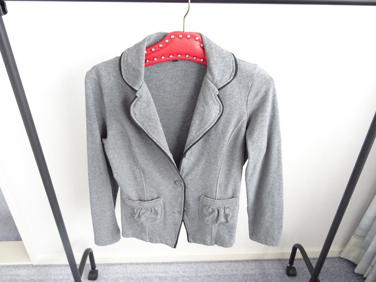 Grijs Dames jasje Merk Mara May   Maat 36/38     voor  € 12,50