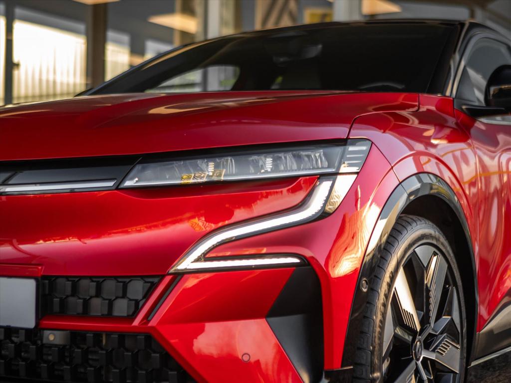 Renault Megane E-tech ev60 220pk optimum charge techno | stoel & stuurverwa