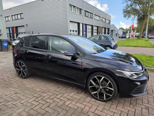 TE KOOP – VOLKSWAGEN GOLF 8 1.5 TSI R-LINE
