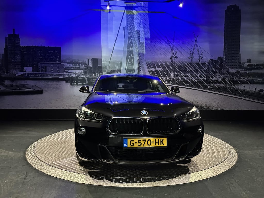 BMW X2 sdrive20i high executive m-pakket *sportstoelen*