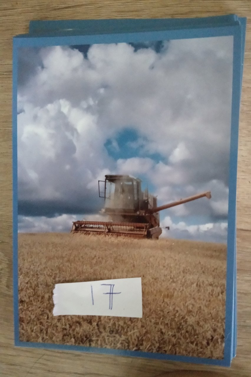 285 ansichtkaarten en dubbele met envelop. Tractor