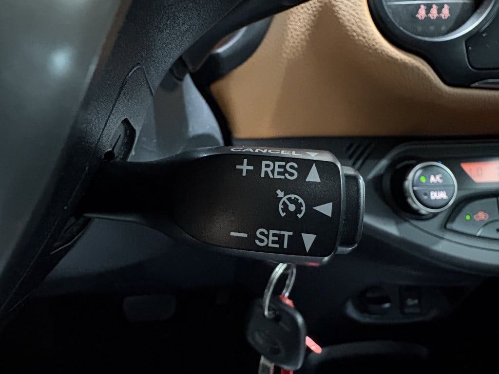 Toyota Yaris 1.3 vvt-i style