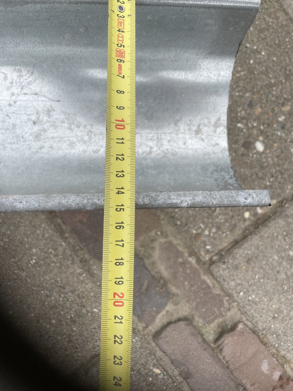 Te koop: restant van zinken mastgoot, regengoot