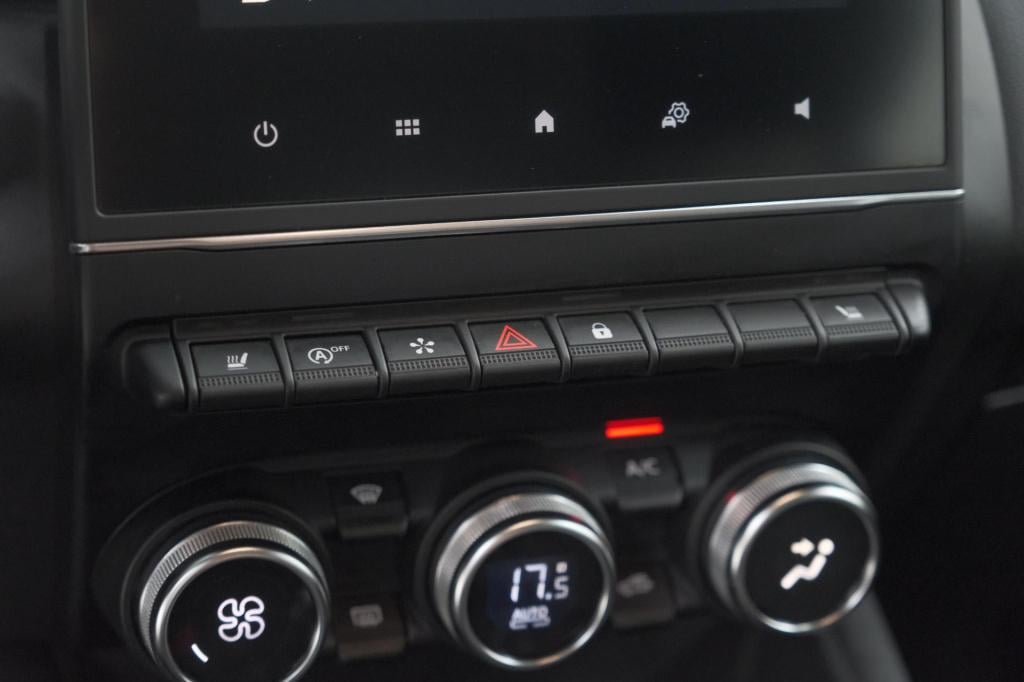 Renault Captur tce 130 edc limited | trekhaak | adaptieve cruise control | 