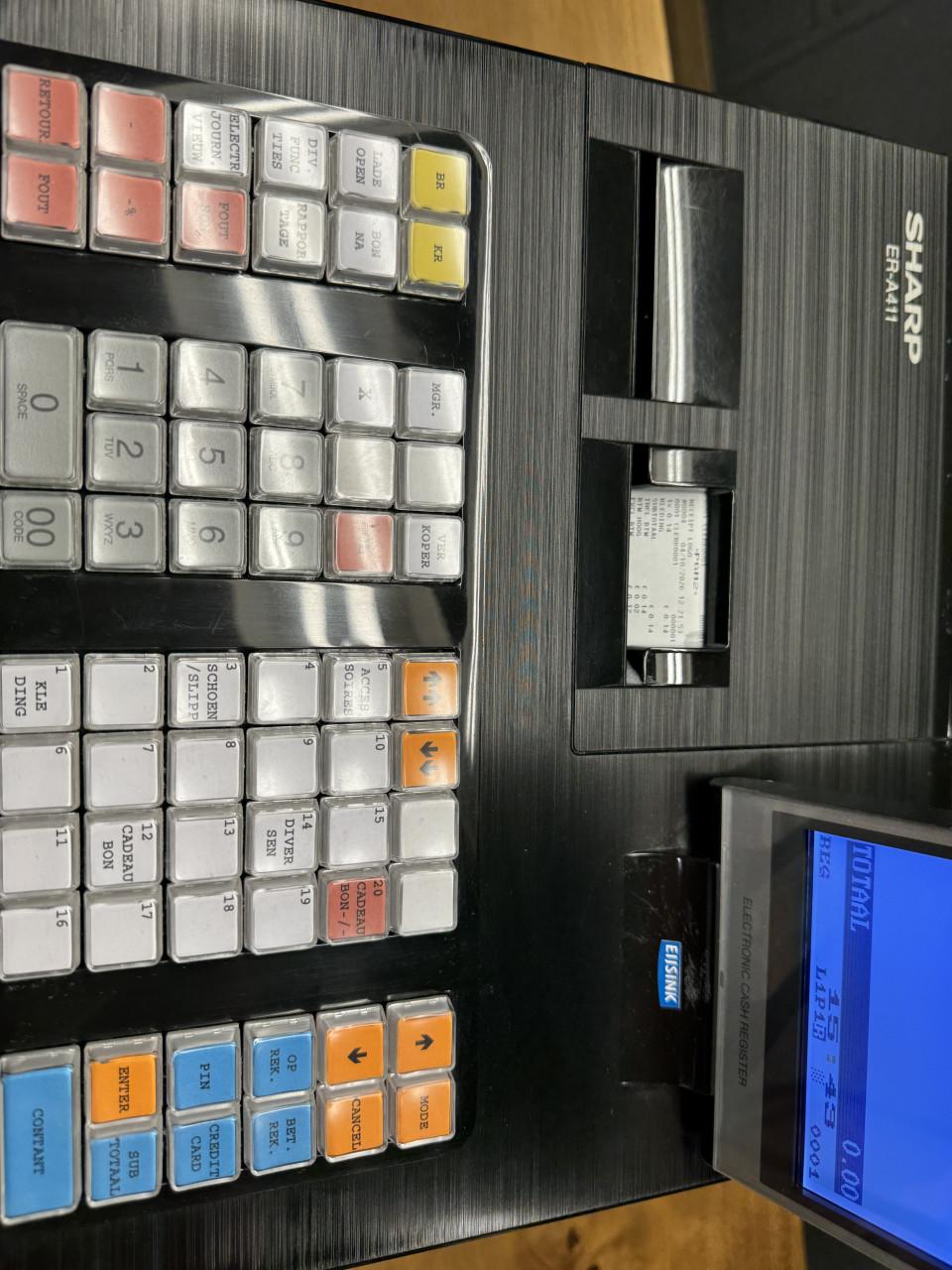 Sharp ER-A411 kassa met kassalade