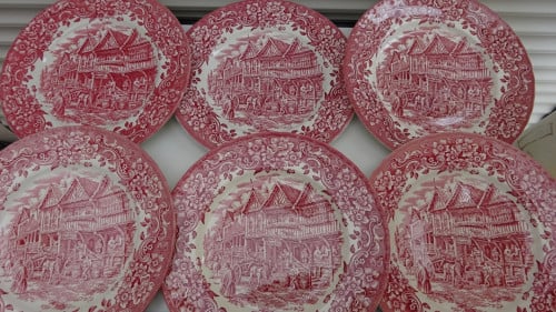 Royal Tudor Ware 1 blauw 6 rood borden