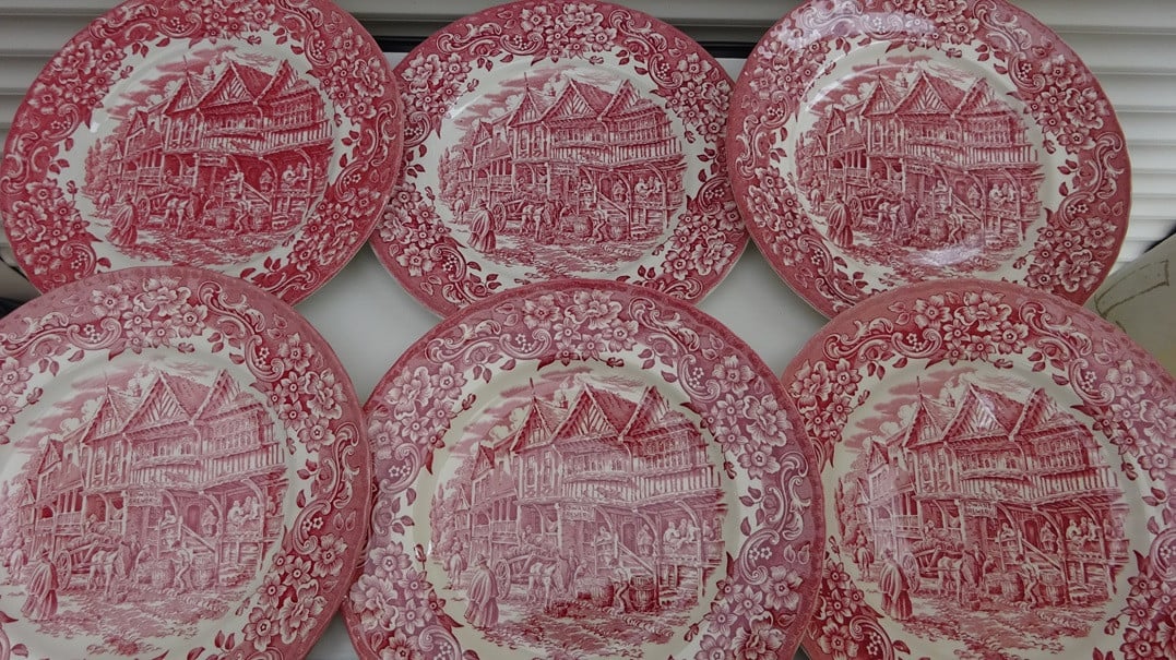 Royal Tudor Ware 1 blauw 6 rood borden