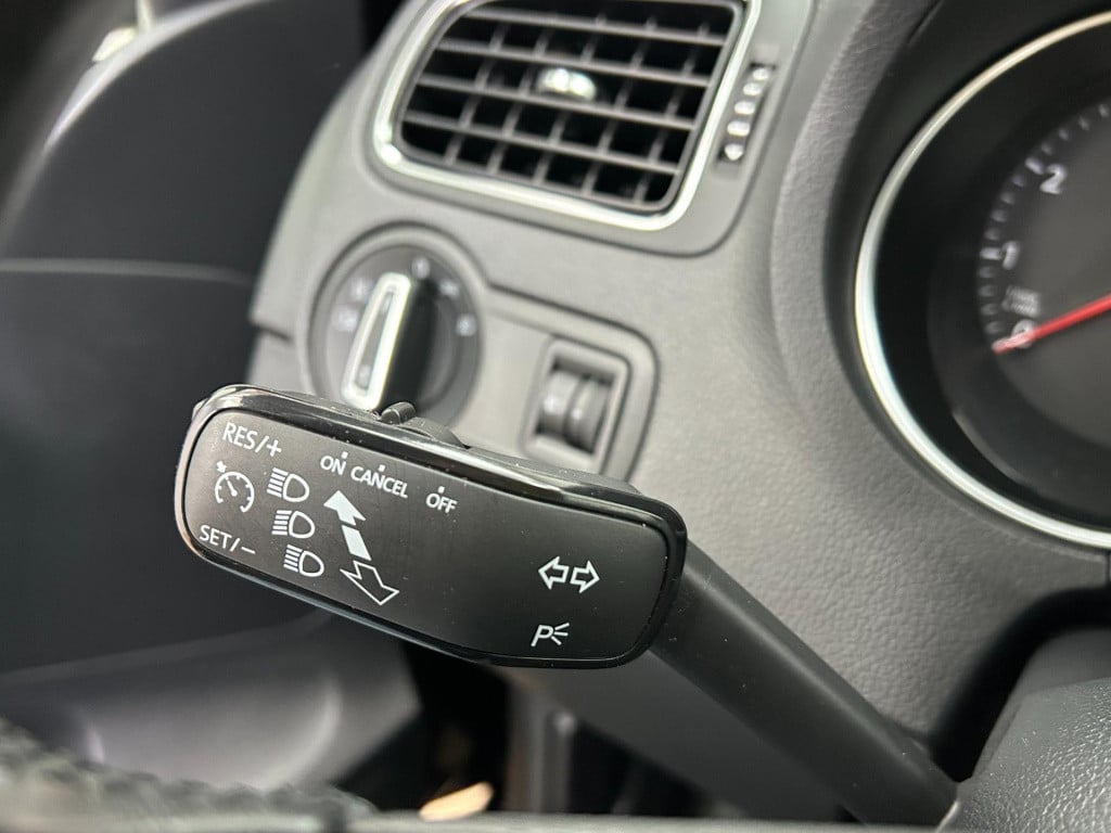 Volkswagen Polo occasion 1.0 bluemotion edition | zwart | tweedehands volks