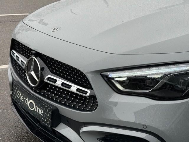 Mercedes-Benz Gla-klasse 180 amg line i 2025 i panorama dak i manufaktur al