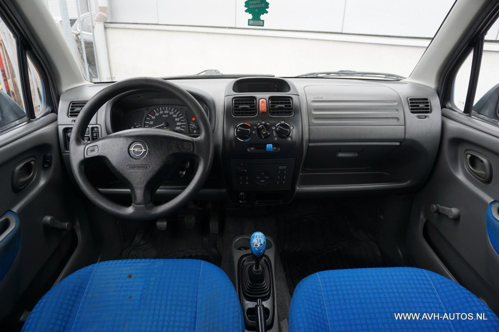 Opel Agila 1.2-16v color edition