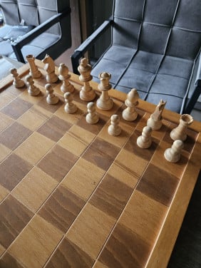 Mooi groot vintage houten schaakspel van het merk staunton/homas...