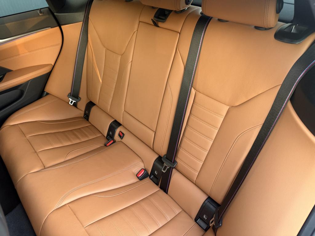 BMW I4 edrive40 high executive 84 kwh m-sportpakket