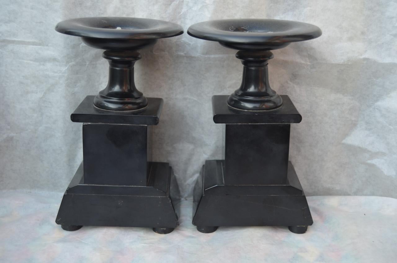 2 Stenen kandelaars deel klokgarnituur 19e eeuws?