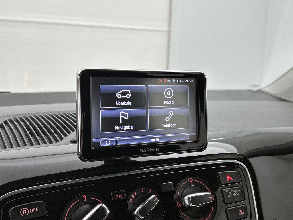 Volkswagen UP! 1.0 high up! bluemotion | 1e eigenaar | trekaak |