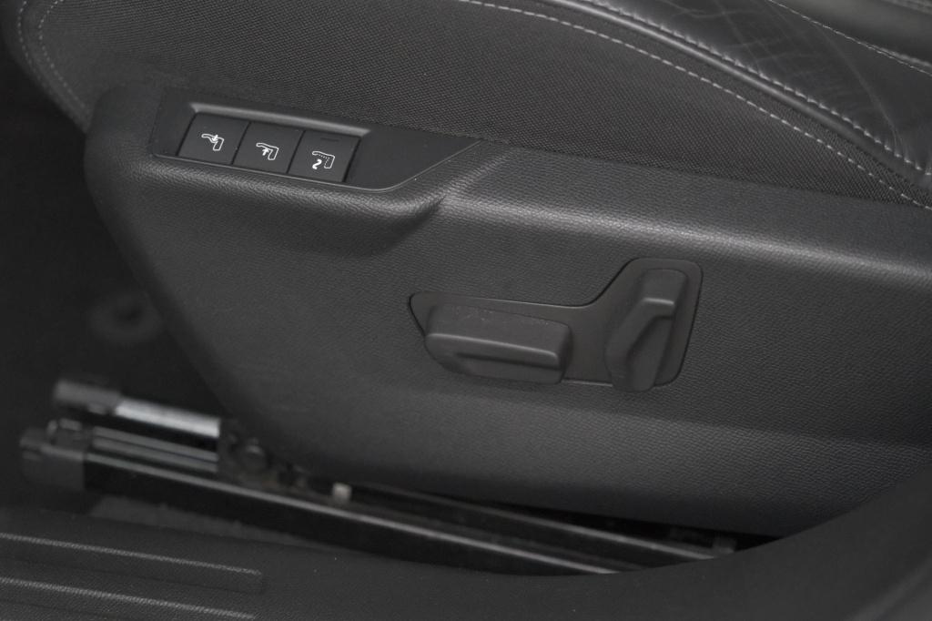 Peugeot 2008 puretech 130 gt pack | leer-pakket | dodehoekdetectie | camera