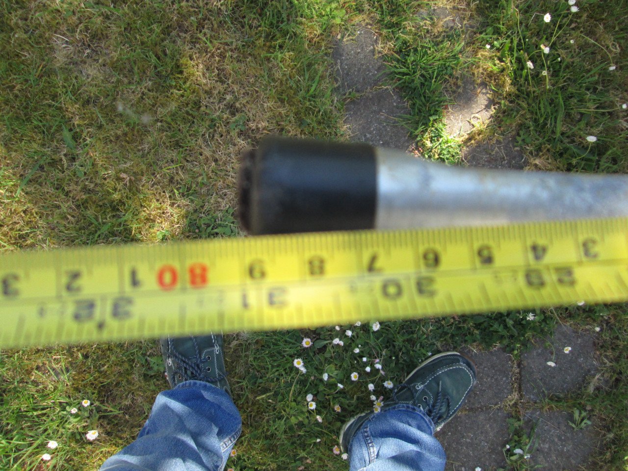 Tafel met verstelbare poten  [ camping of tuin?]