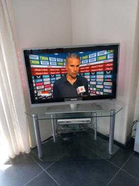 Glazen tv meubel op wieltjes
