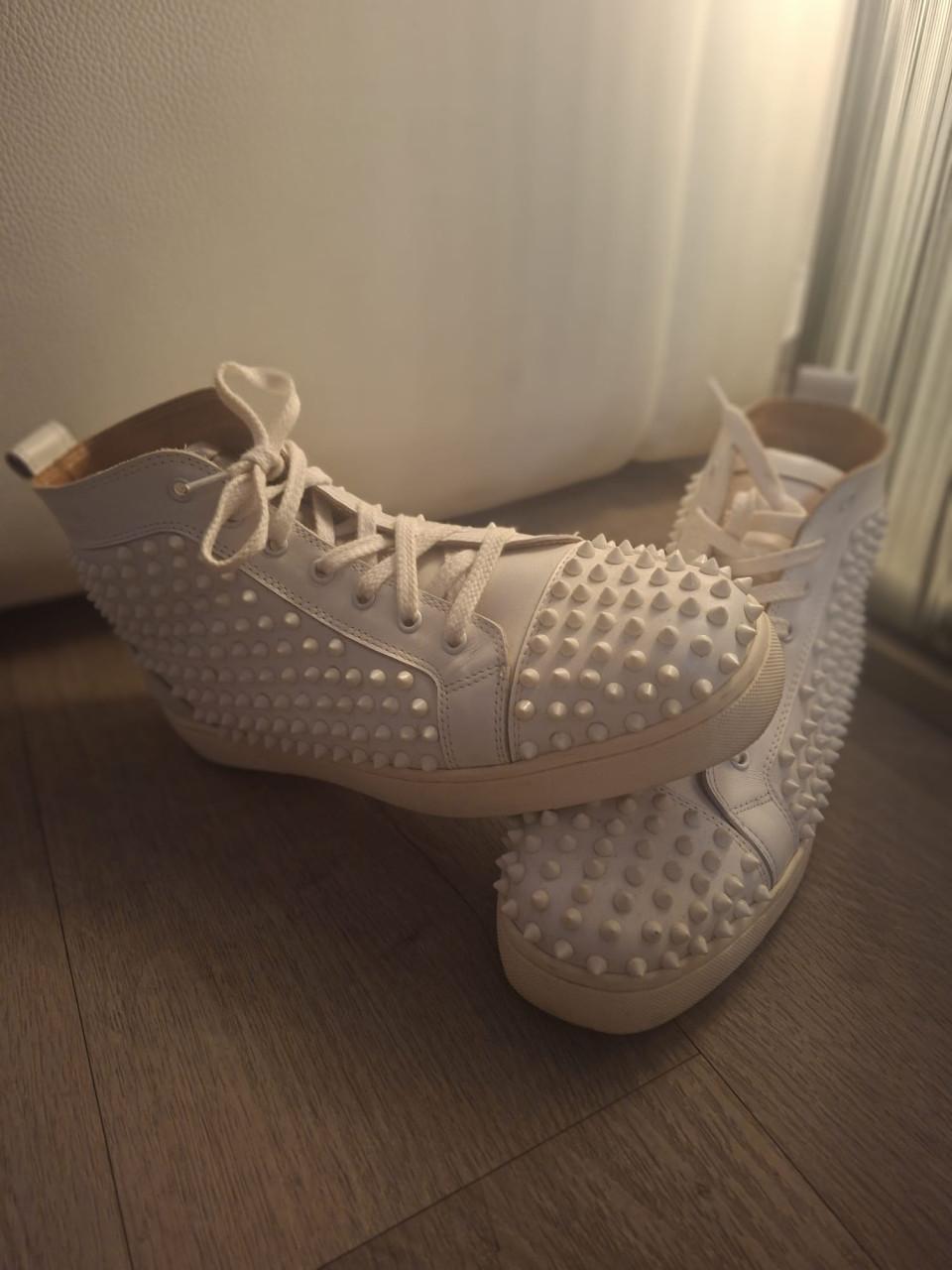 Sneakers spikes