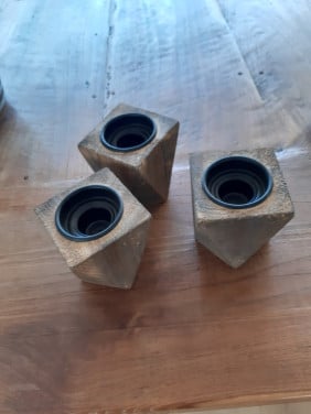 Kandelaars drie stuks geen koeriersdiensten