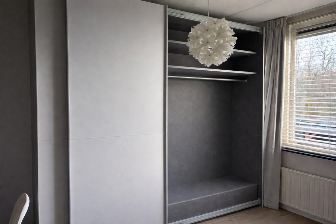 Nolte schuifdeurkast 240x240 – beige (zo goed als nieuw)