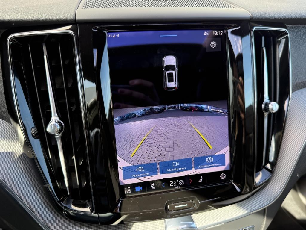 Volvo XC60 t6 398pk recharge dark r-design| panodak| adap.cruise| head-up|