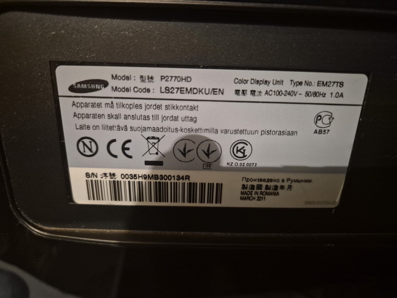 Samsung SyncMaster P2770HD - 27 inch Full HD Monitor