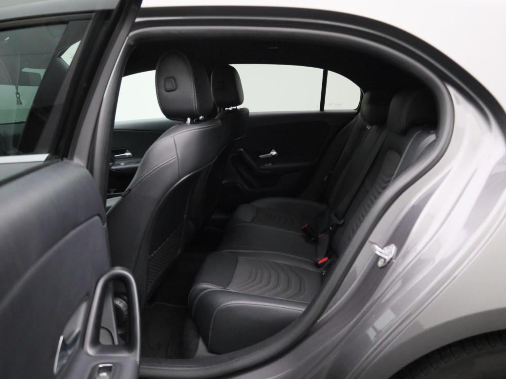 Mercedes-Benz A-Klasse 180 business solution | automaat | navigatie | achte