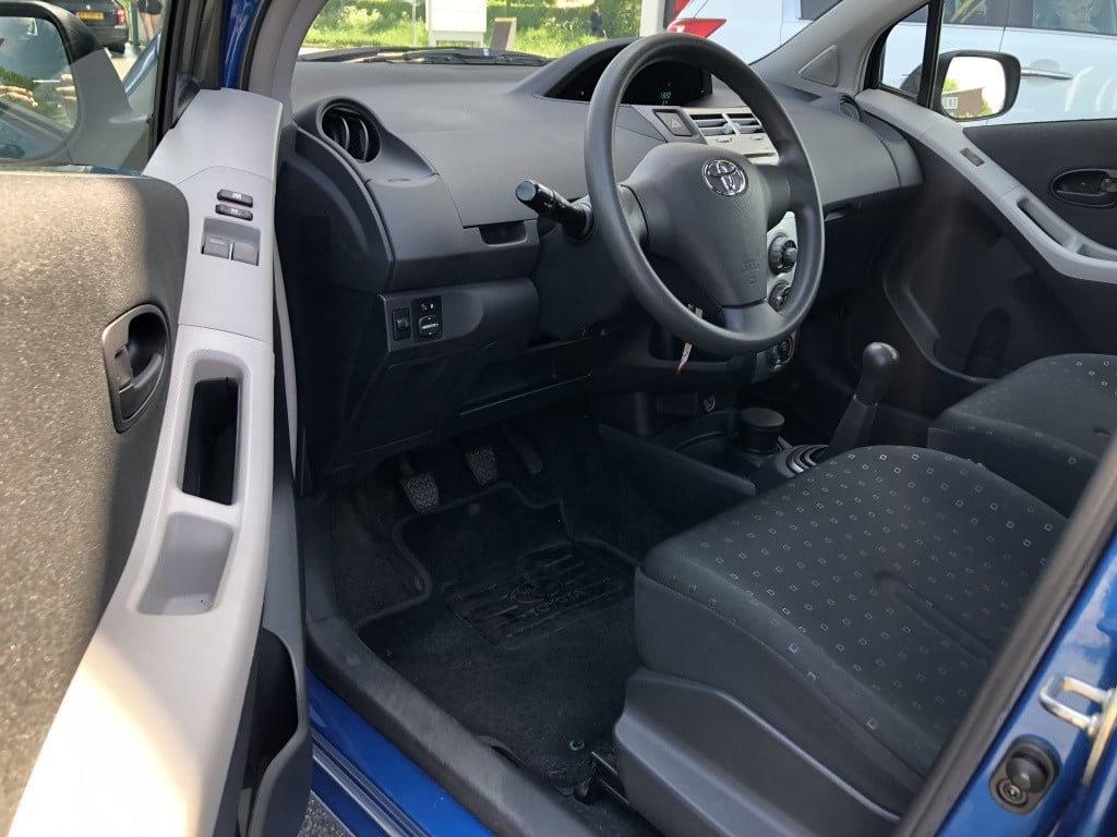 Toyota Yaris 1.3 vvti terra airco