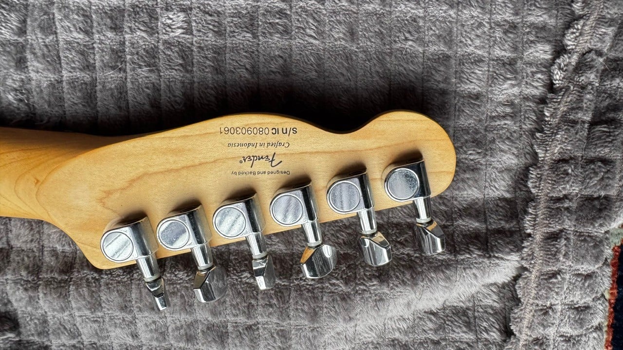 Squier Telecaster Avril Lavigne