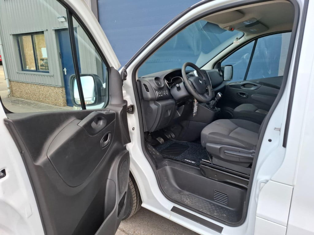 Renault Trafic 1.6 dci 95 t29 l1h1 comfort airco / cruise controle / navi /