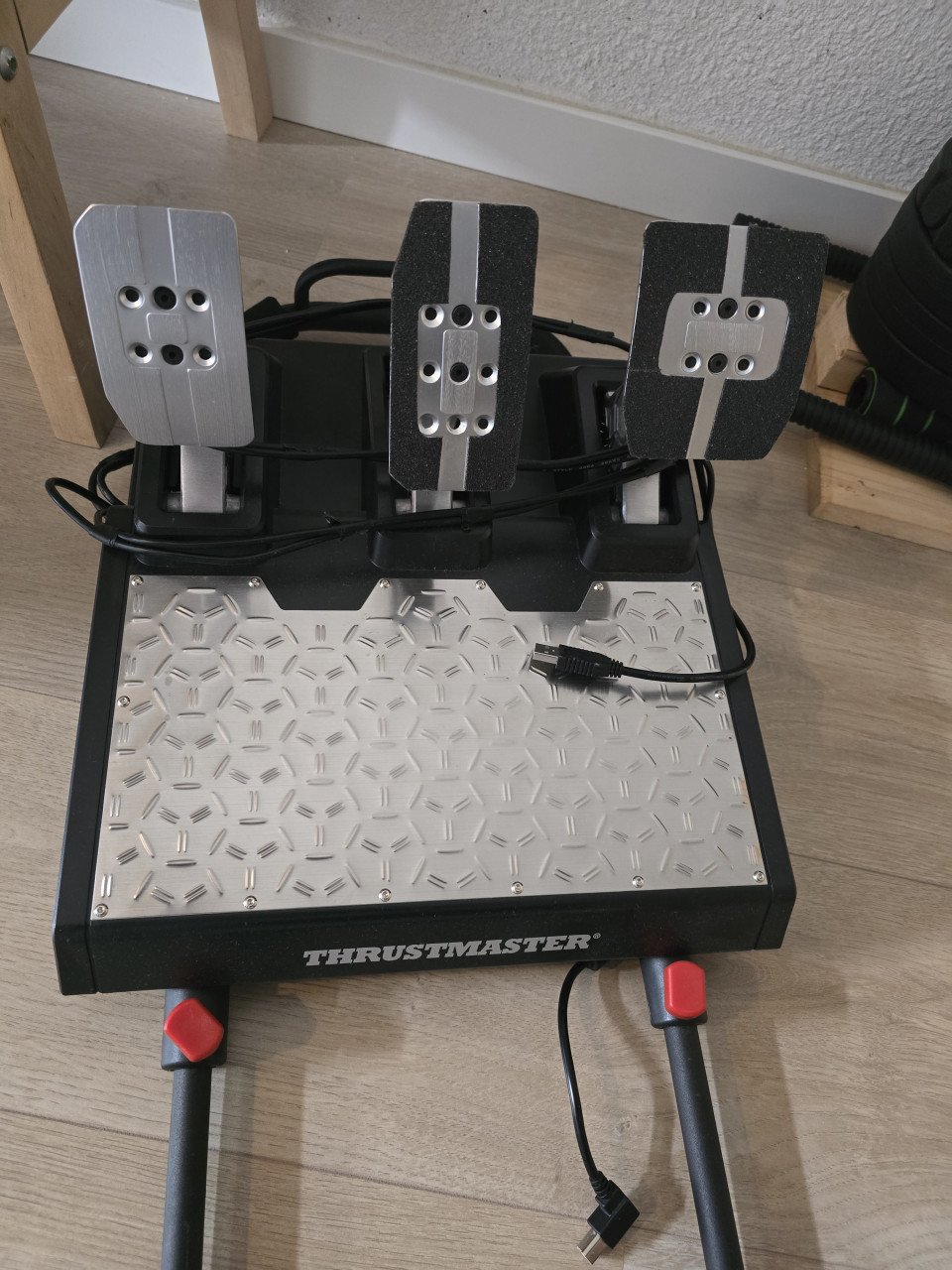 ZGAN Sim racing trustmaster T-GTII met racing chair te koop