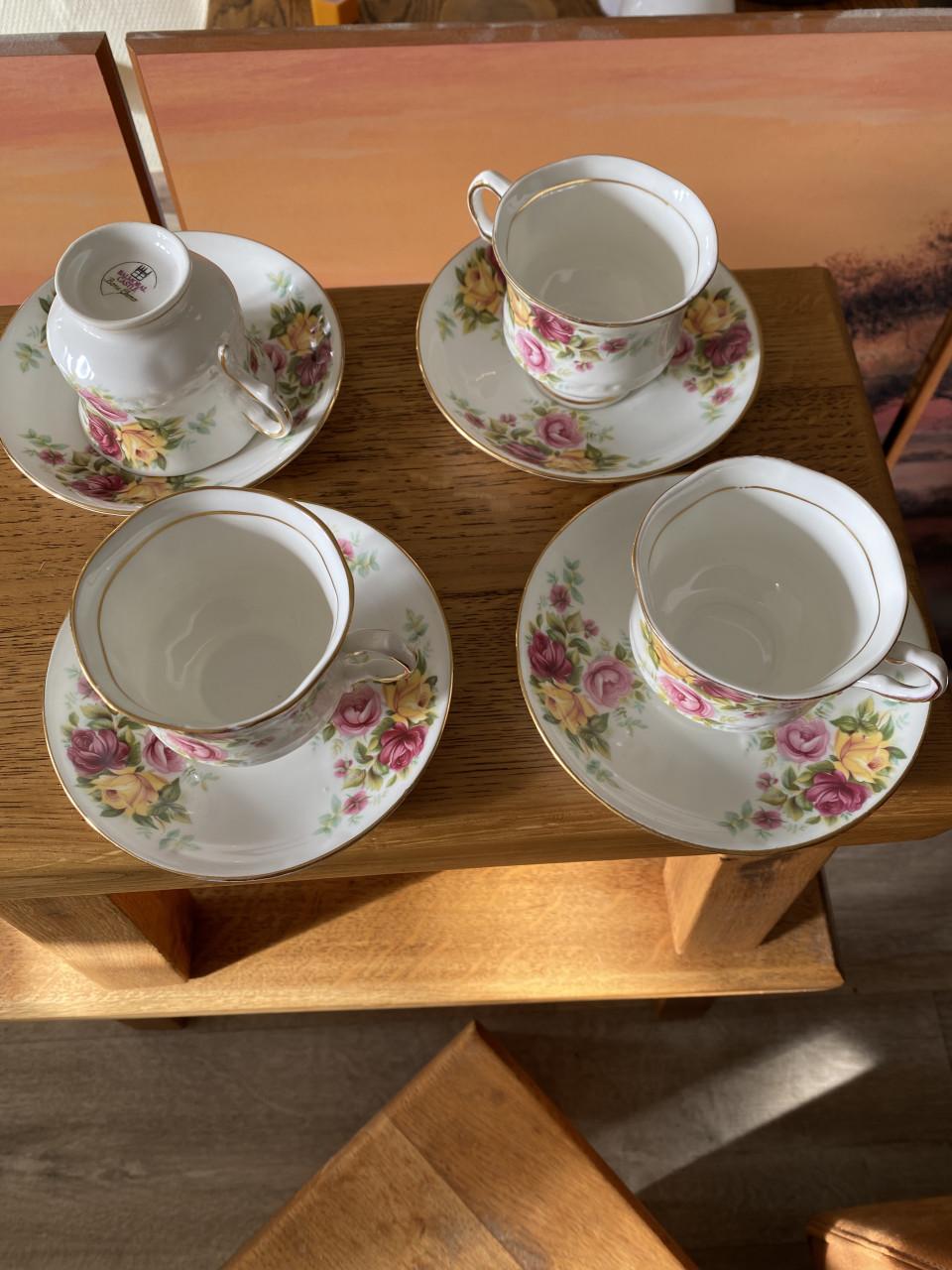 4 Kop en schotels van Balmoral Castle