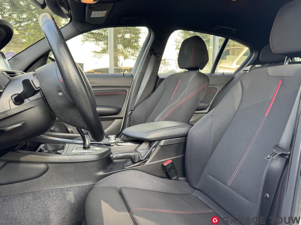 BMW 1 Serie 118i business+ sport xenon, afn. trekh. nl. auto