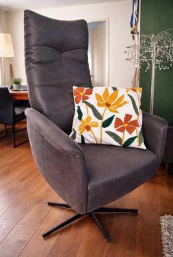 Te koop sta op fauteuil/ stoel ( accu)