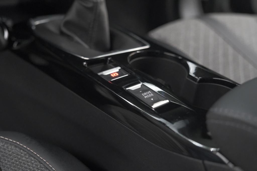 Peugeot 2008 puretech 100 allure | camera | navigatie | parkeersensoren | a