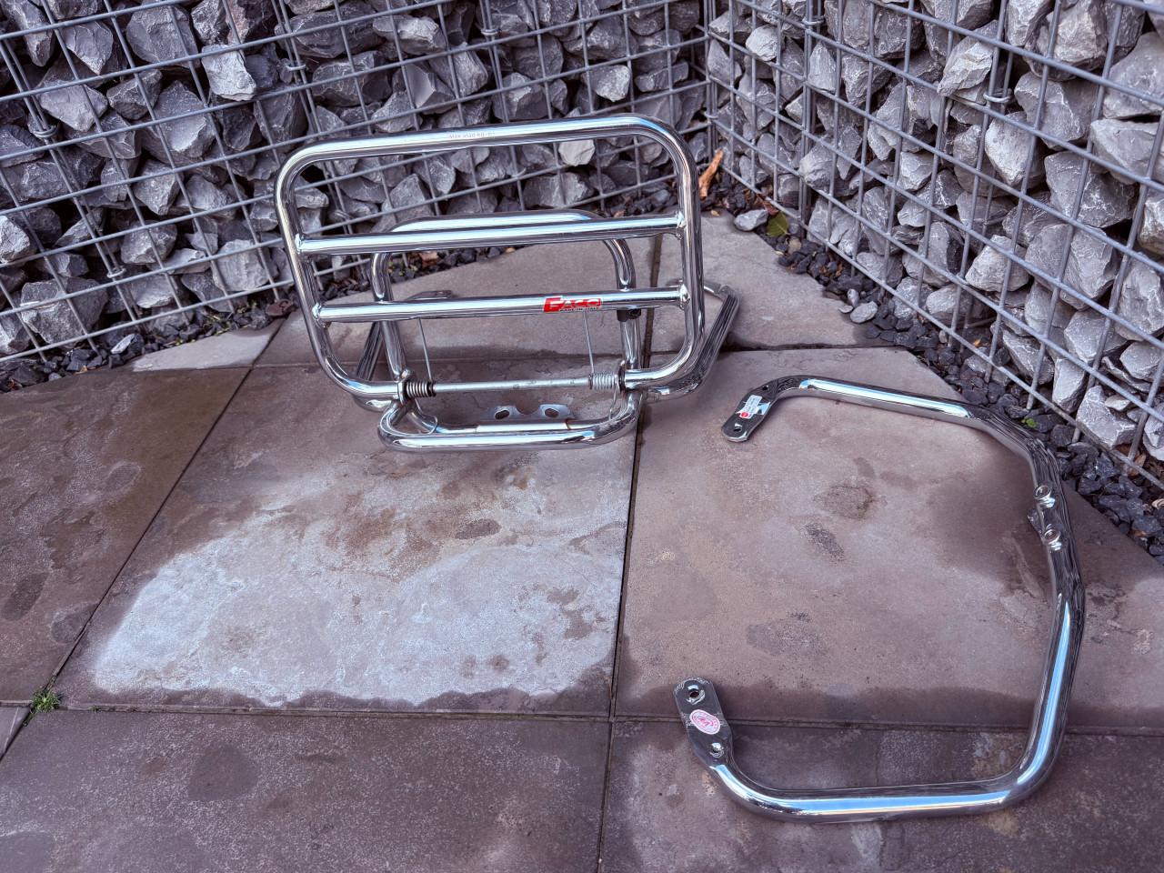 Vespa sprint scooter achterrekje van het merk Faco