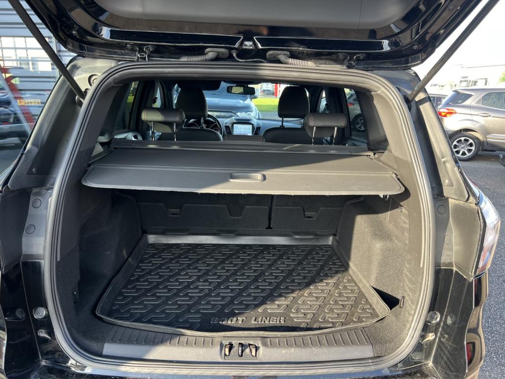 Ford Kuga 1.5 ecoboost 150pk 2wd st line , trekhaak , winterpack