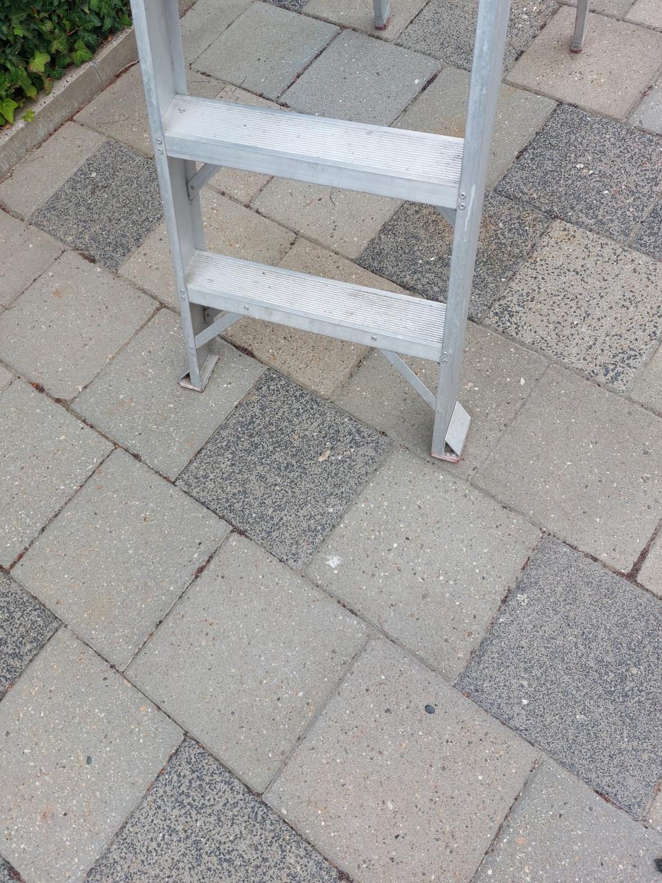 Stevige professionele Altrex trap