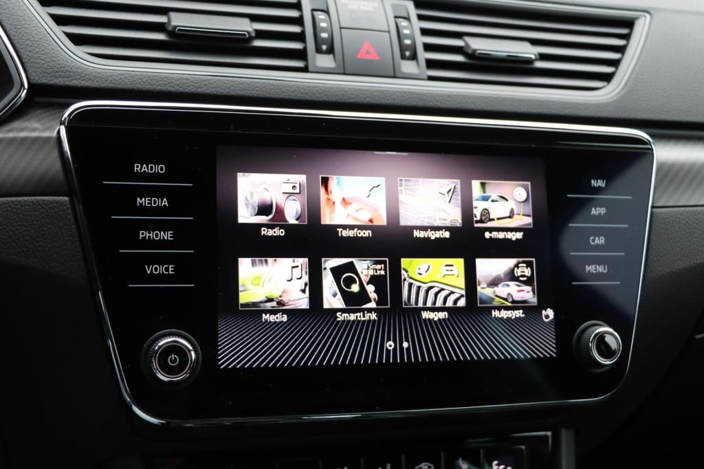 Skoda Superb combi 1.4 tsi iv sportline 218pk dsg6