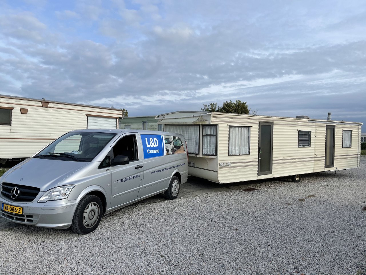 We zijn opzoek naar Caravans/Stacaravans/Campers,,,