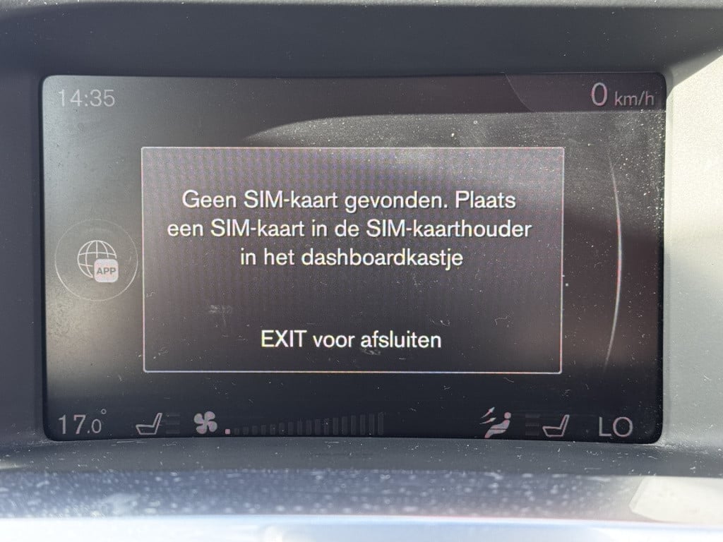 Volvo V60 2.0 t3 r-design | trekhaak | on-call | 18" lmv